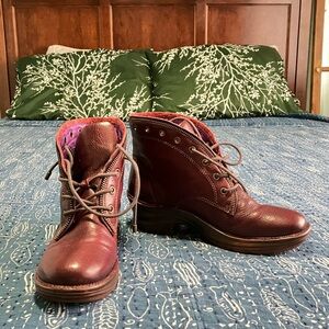 Bionico Oxblood Leather Ankle Lace Up Boots size 10M